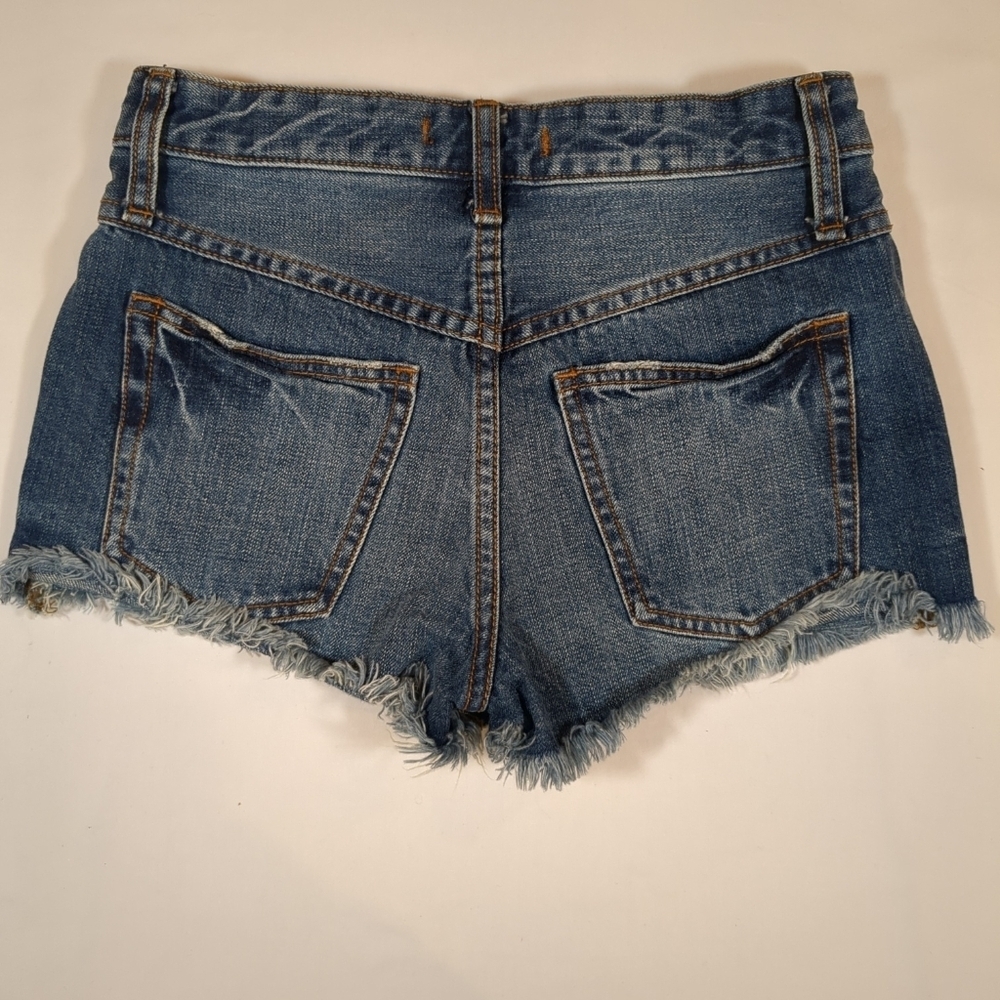 Free People denim shorts, size W24 - Picture 3 of 7
